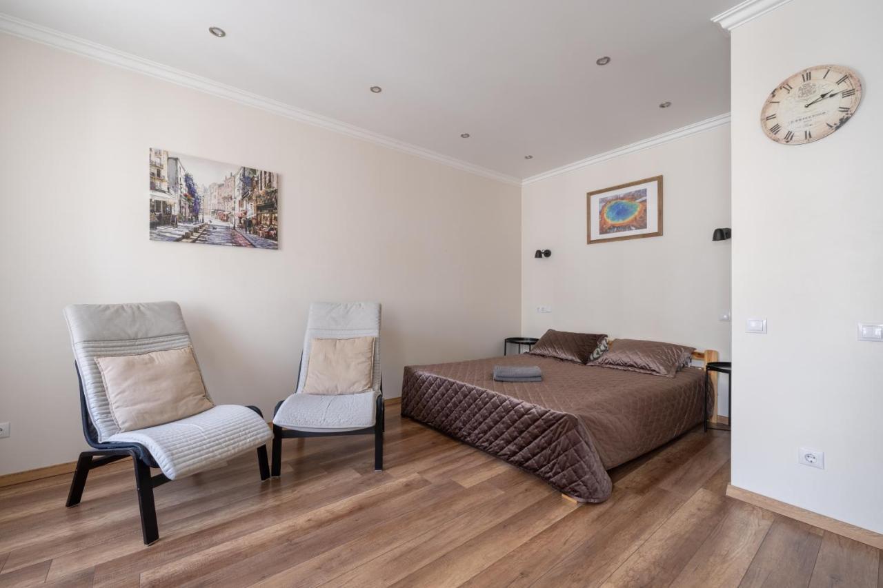 Top-Floor Studio With Courtyard View In Unesco Area, Murnieku Street Residence Riga Buitenkant foto